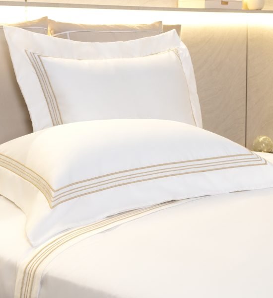 Jogo de Cama Sofisticato Queen 04 peças 400 fios- Branco/Bege